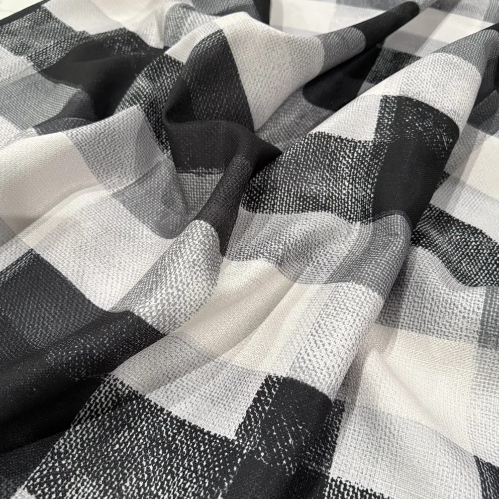 Abstract Plaid (Slub Print) Table Runner in Black