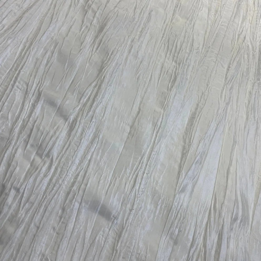 Accordion Taffeta Table Linen in Ivory