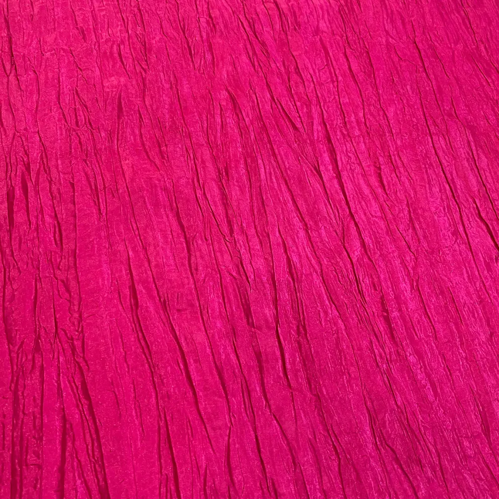 Accordion Taffeta Table Linen in Fuchsia