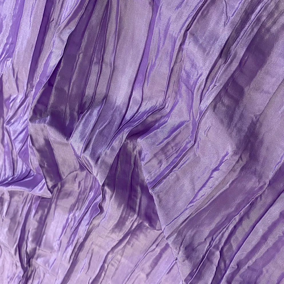 Accordion Taffeta Table Runner in Lavender