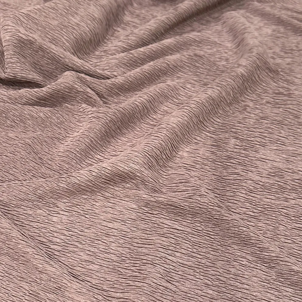 Bella Crepe Table Runner in Mauve