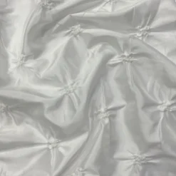 Belly Button (Pinwheel) Table Linen in White