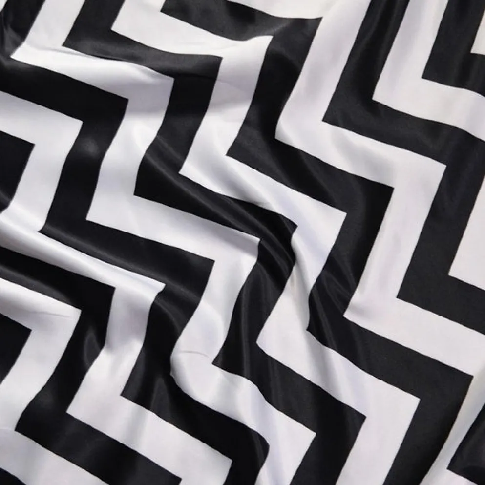 Chevron Print (Lamour) Table Linen in Black and White