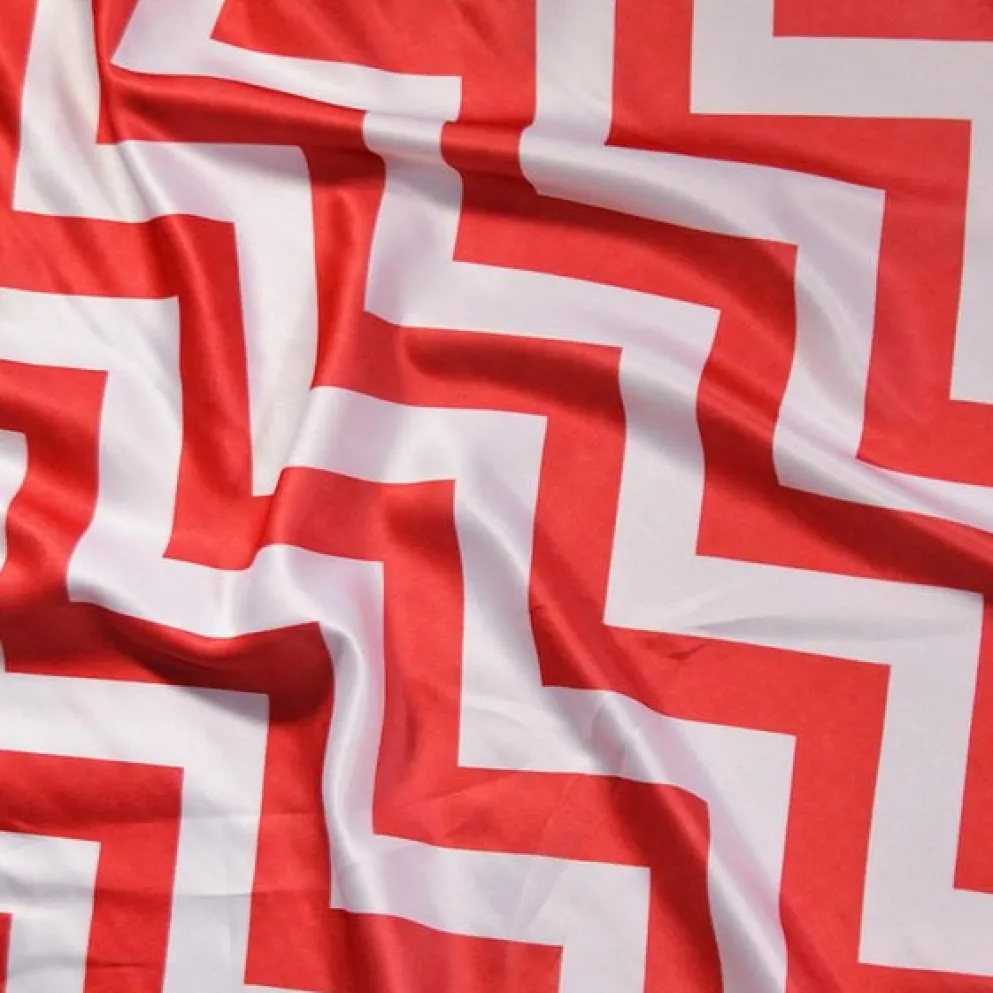 Chevron Print (Lamour) Table Linen in Red and White
