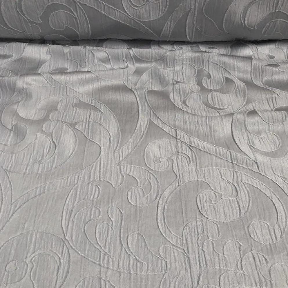 Classic Jacquard Table Linen in Silver