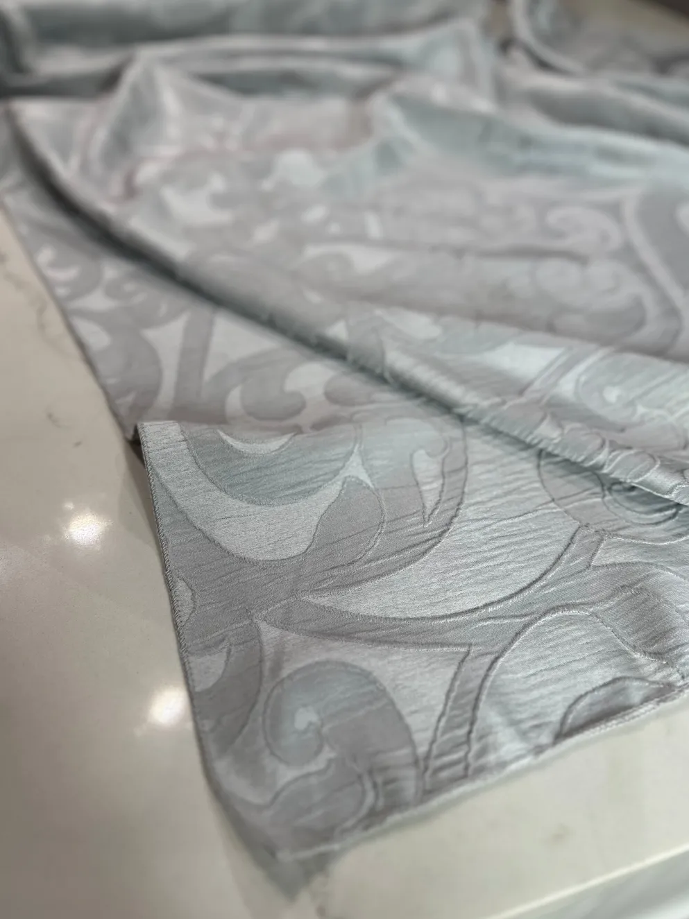 Classic Jacquard Table Linen in White