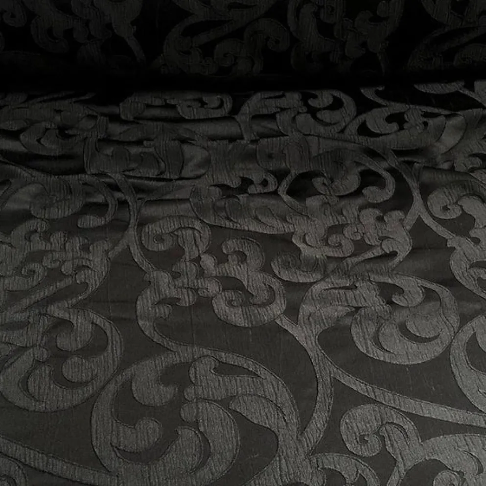 Classic Jacquard Table Linen in Black