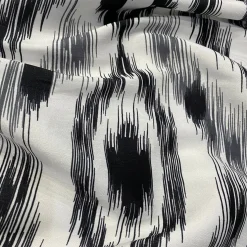 Cosmo Print (Dupioni) Table Linen in Black
