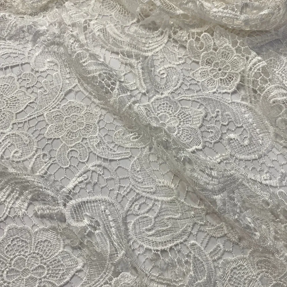 English Lace Table Linen in White