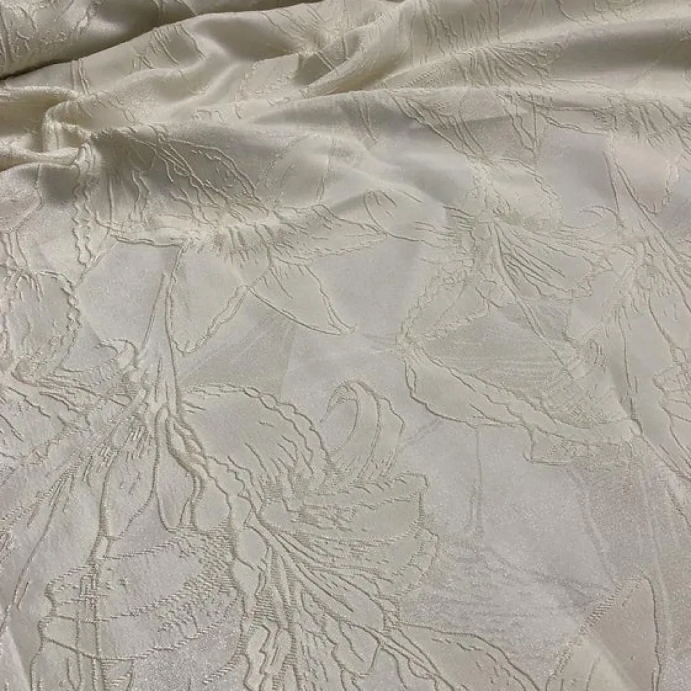 Floral Reef Jacquard Table Linen in Ivory