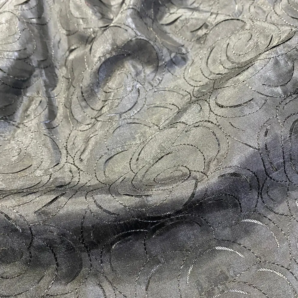 Flora Rose Table Linen in Silver