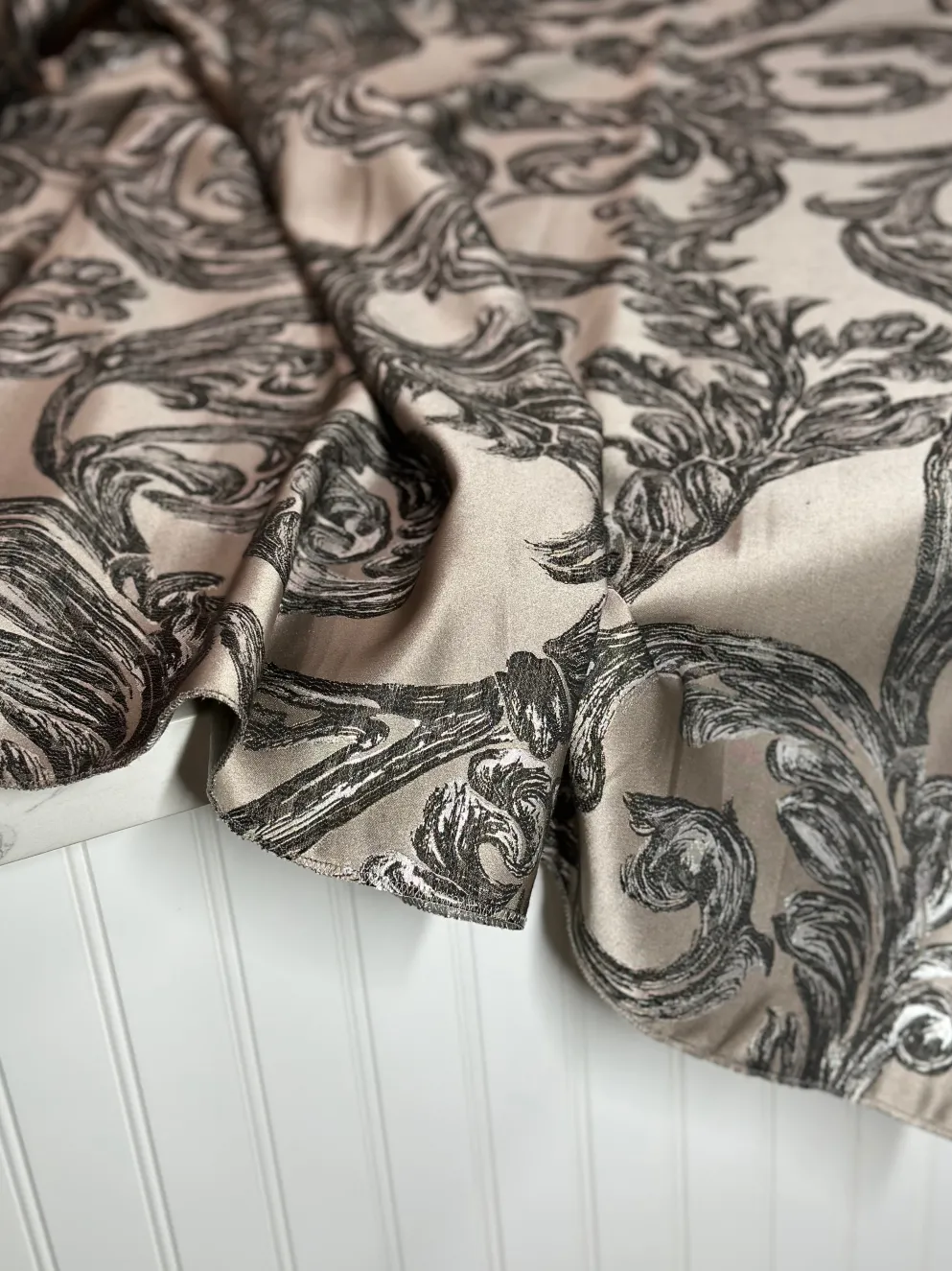Florence Jacquard Table Linen in Black and Grey