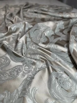 Florence Jacquard Table Linen in Silver