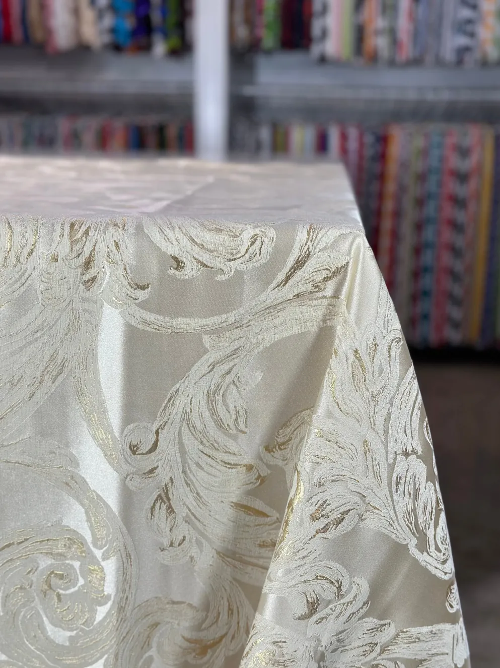 Florence Jacquard Table Linen in Gold