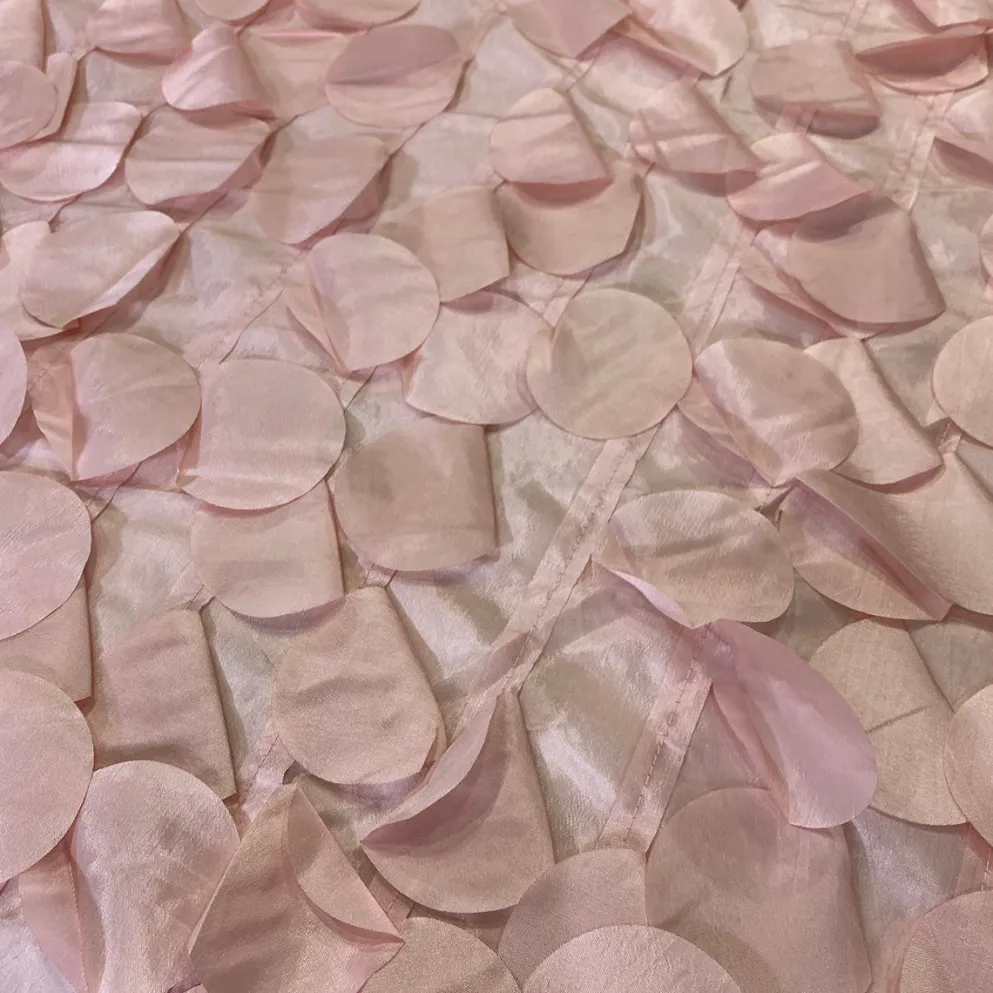 Funzie (Circle Hanging) Taffeta Table Linen in Rose Petal
