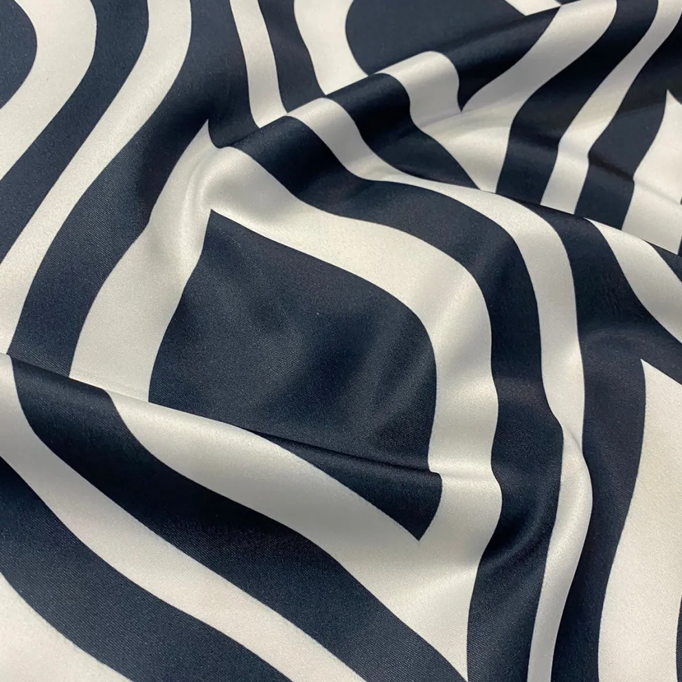 Groovy Print (Lamour) Table Linen in Navy