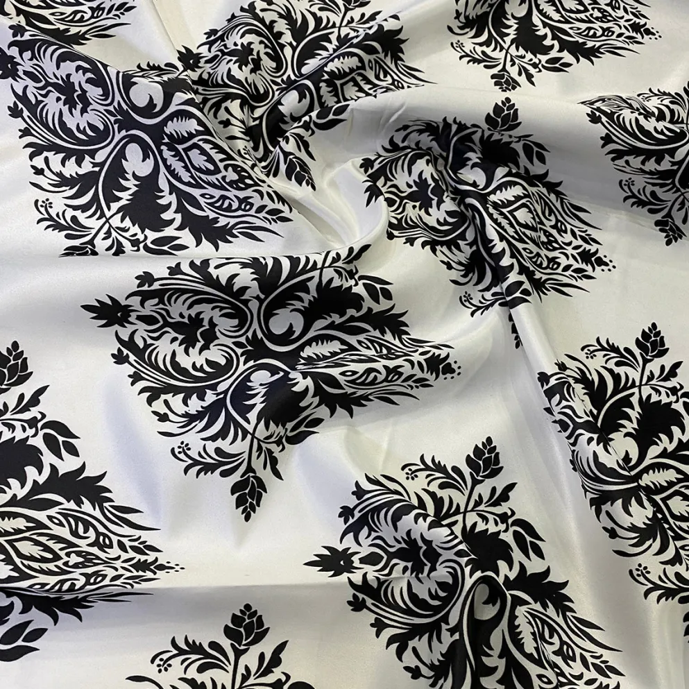 Lamour Prints Table Runner in Classic Damask