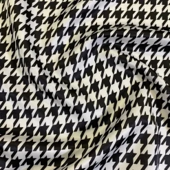 Lamour Print Table Napkin in Houndstooth