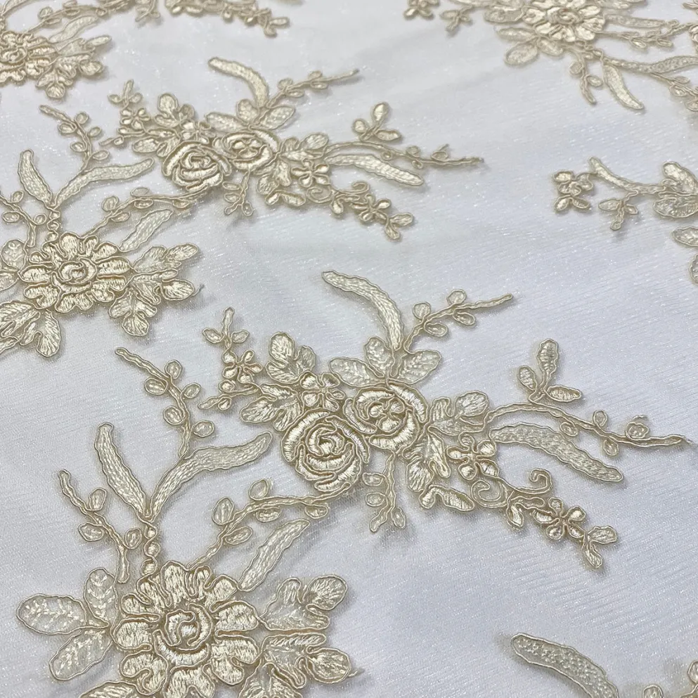 Laylani Lace Table Runner in Ivory