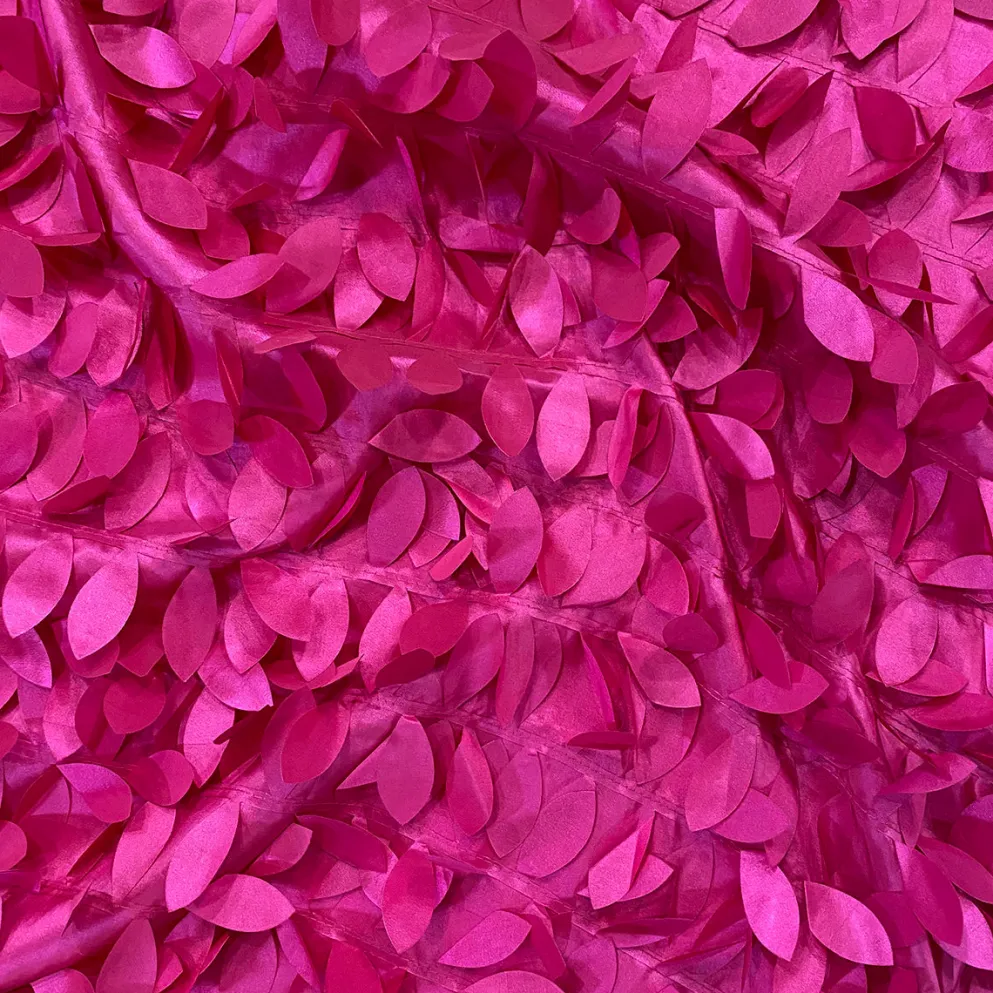 Leaf Hanging Taffeta Table Linen in Fuchsia