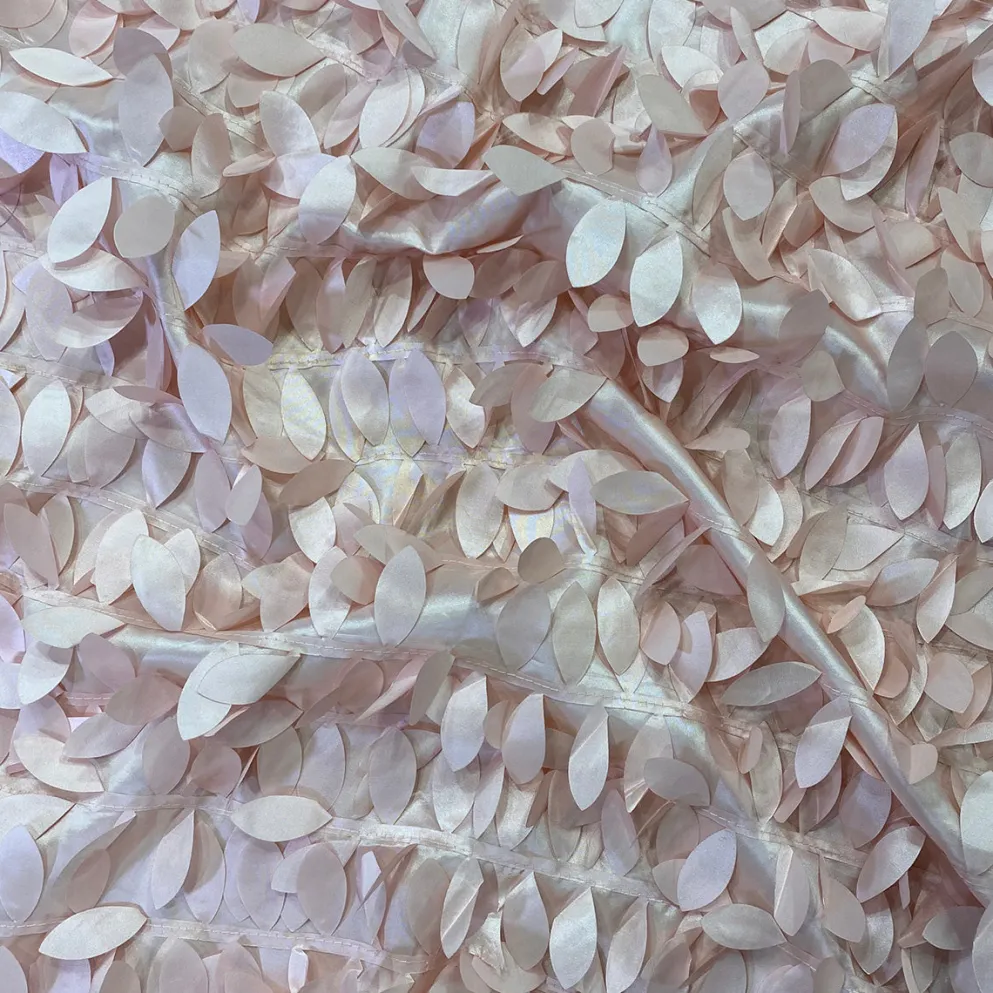 Leaf Hanging Taffeta Table Runner in Pink Petal
