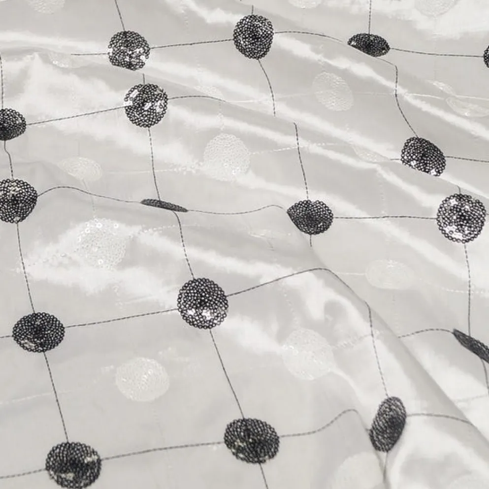 Luna Sequins Taffeta Table Linen in Black on White