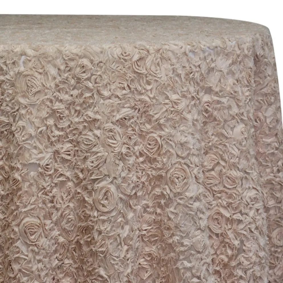 Lush Chiffon Table Linen in Champagne