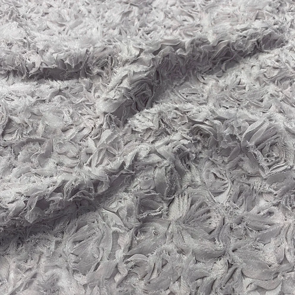 Lush Chiffon Table Linen in Silver