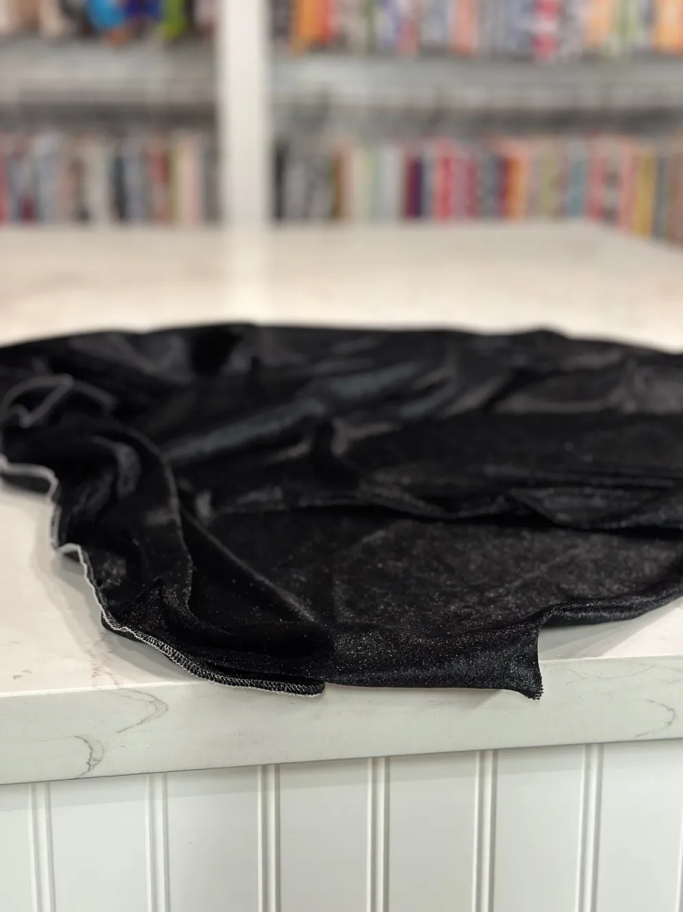 Lush Velvet Table Linen in Black