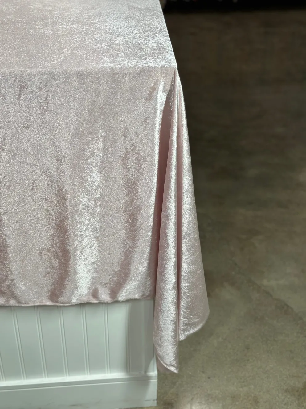 Lush Velvet Table Linen in Blush