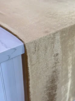 Lush Velvet Table Linen in Gold
