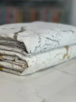 Marble Jacquard Table Linen in Silver