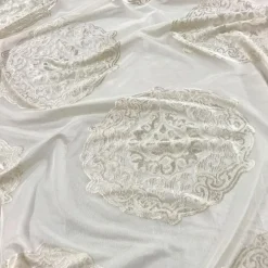 Medallion Jacquard Sheer Table Runner in Ivory
