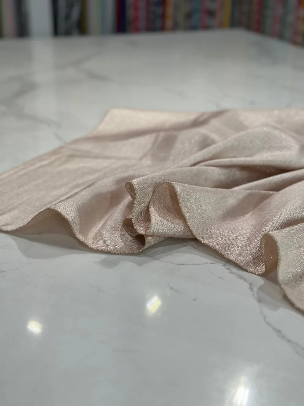 Metallic Burlap Table Linen in Champagne/Silver