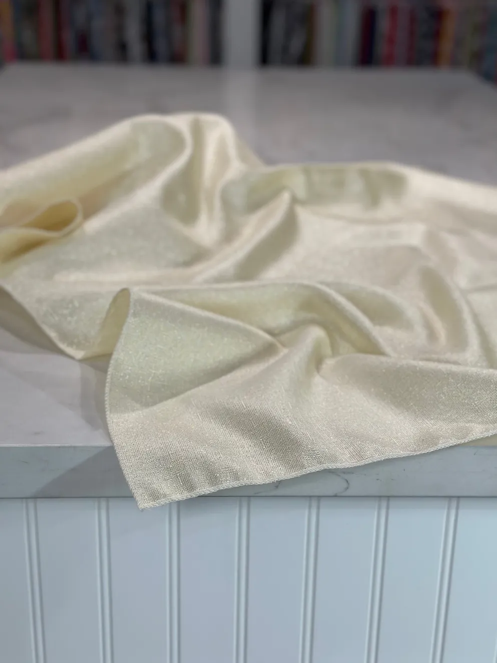 Metallic Burlap Table Linen in Ivory/Silver