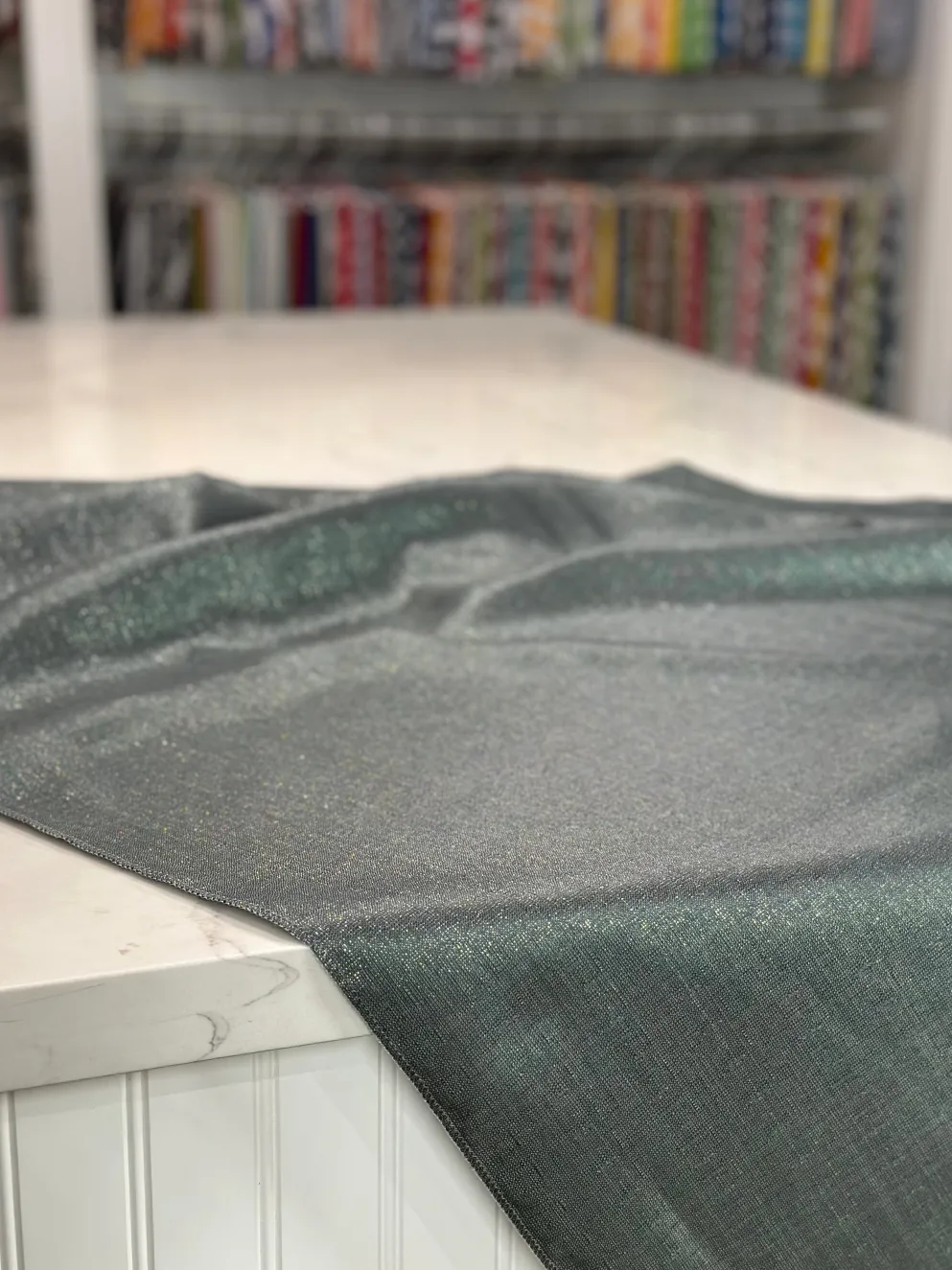 Metallic Burlap Table Linen in Gray/Silver