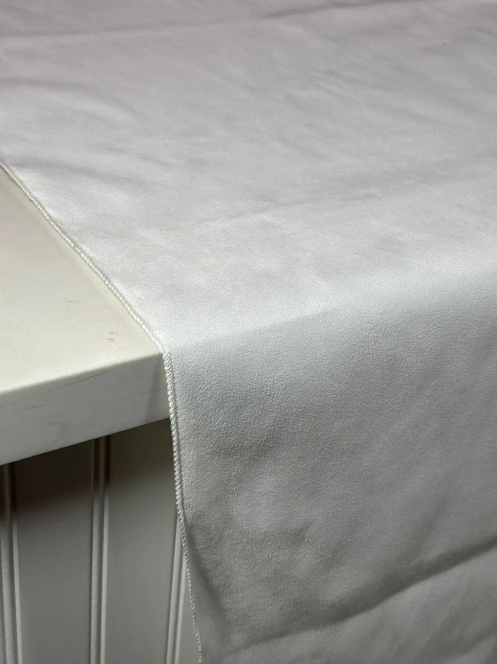 Microfiber Suede Table Linen in White