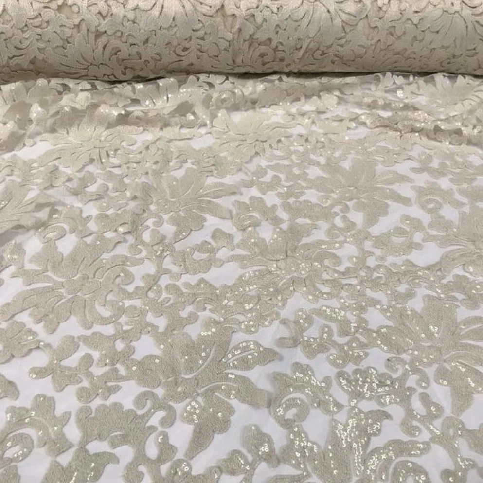 Milan Lace Table Runner in Ivory