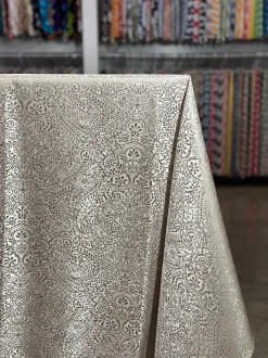 Miramar Jacquard Table Linen in Mauve