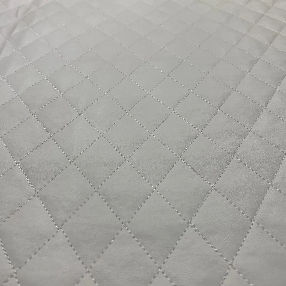 Murano Quilt Table Linen in White