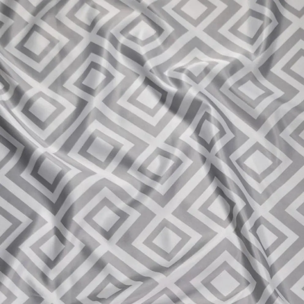 Paragon Print (Lamour) Table Runner in Silver