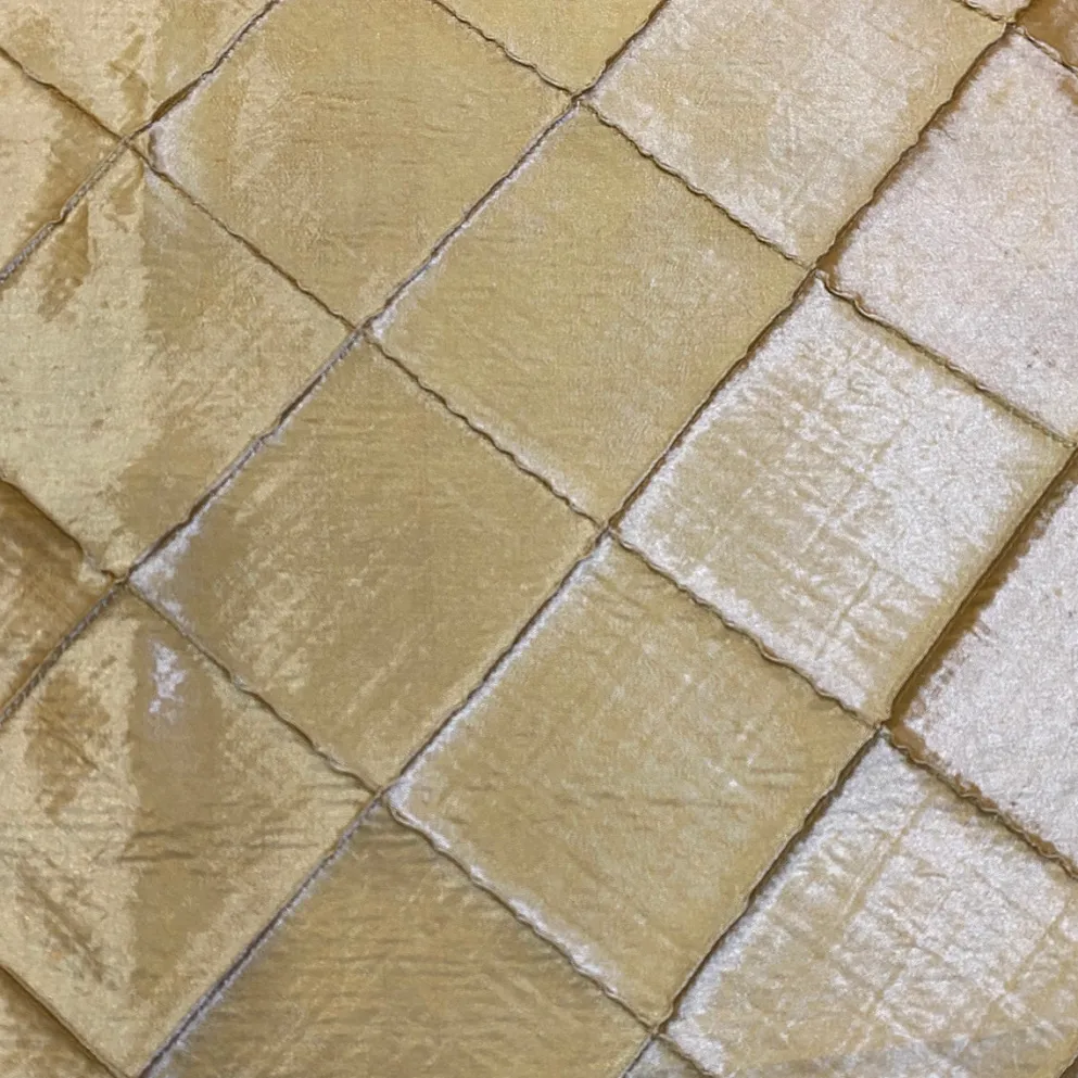 4" Pintuck Taffeta Table Runner in Champagne 060