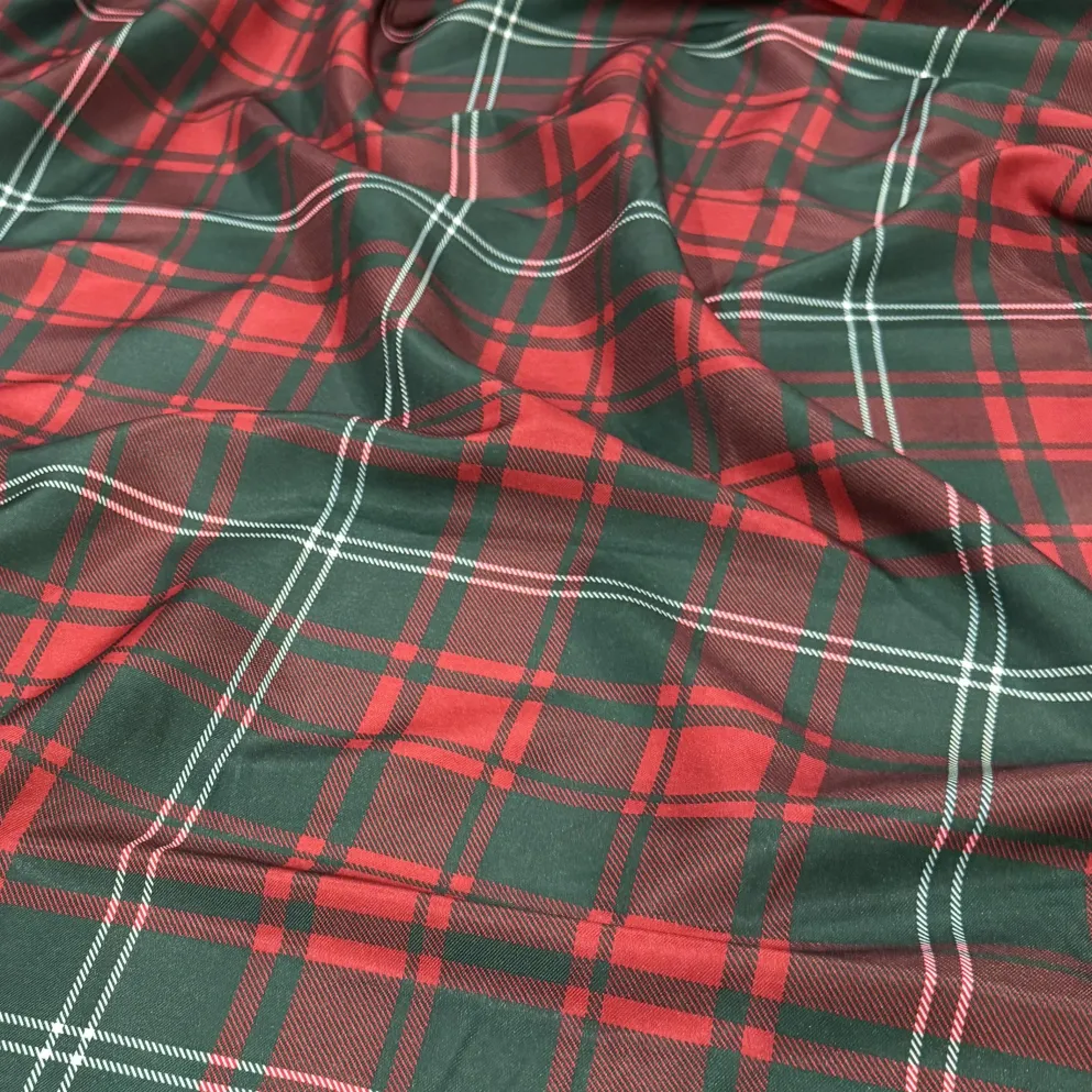 Plaid (Poly Print) Table Runner in Hollyridge