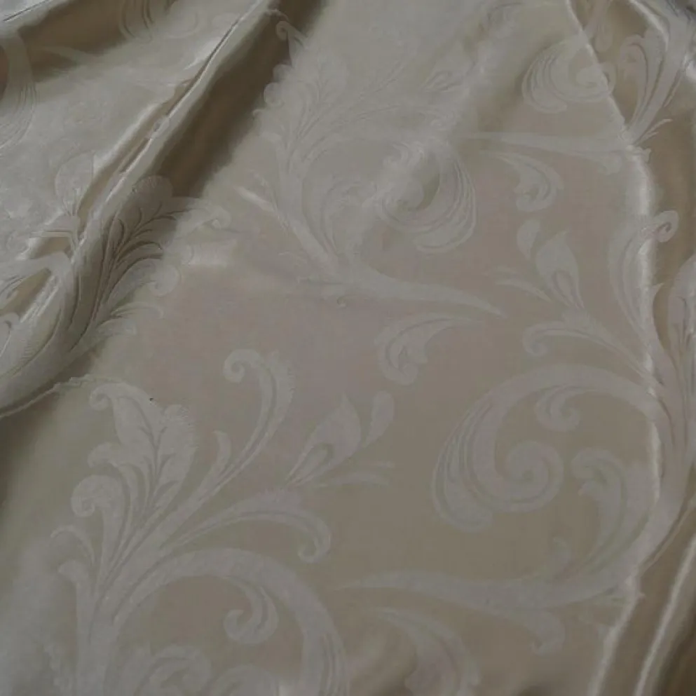 Regal Jacquard (Reversible) Table Runner in Ivory