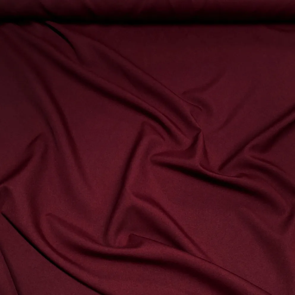 Scuba (Wrinkle-Free) Table Linen in Burgundy