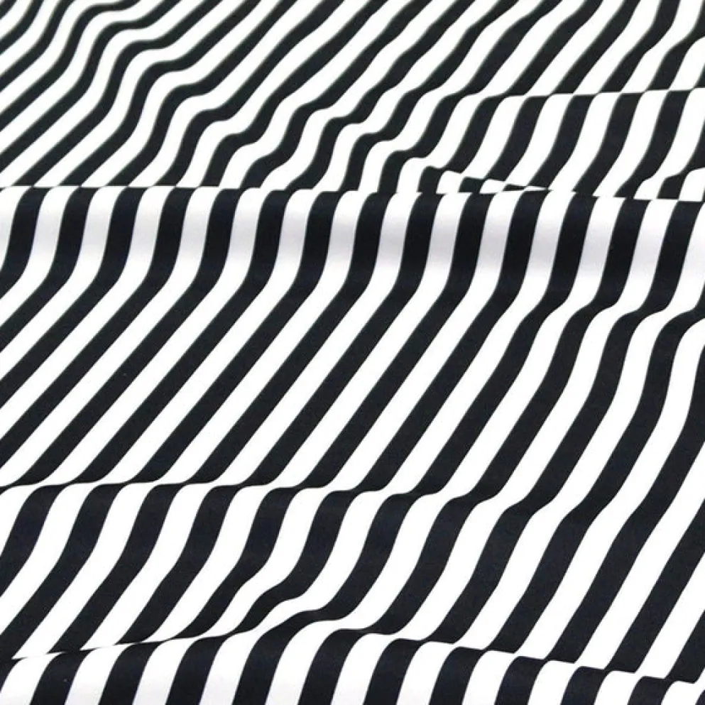 Seersucker (Poly Print) Table Runner in Black