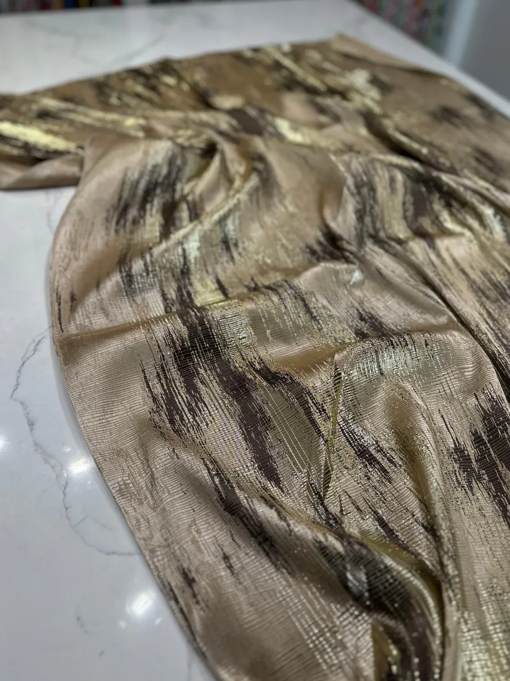 Static Jacquard Table Linen in Gold and Brown
