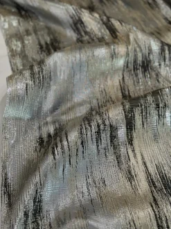 Static Jacquard Table Linen in Black and Silver