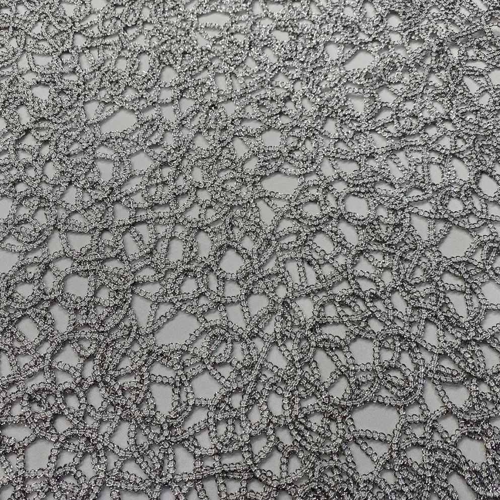 Swirl Chain Lace Table Linen in Silver