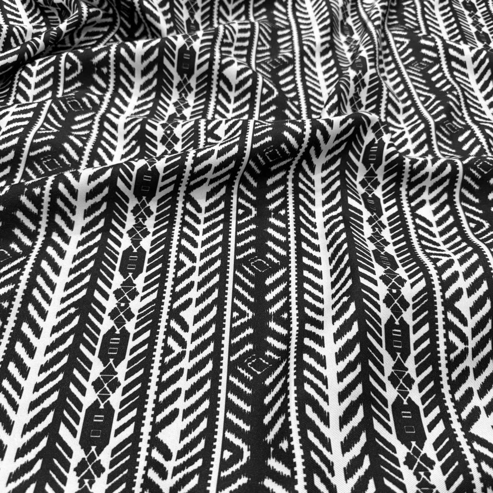 Topaz (Poly Print) Table Linen in Black / White